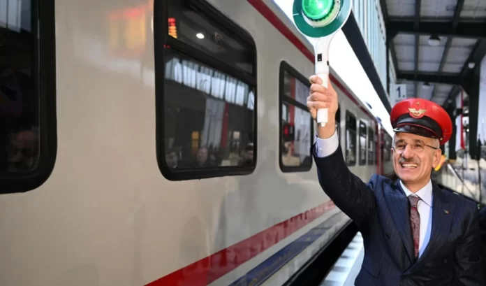 Turistik Tatvan Treni İkinci Seferine Çıktı